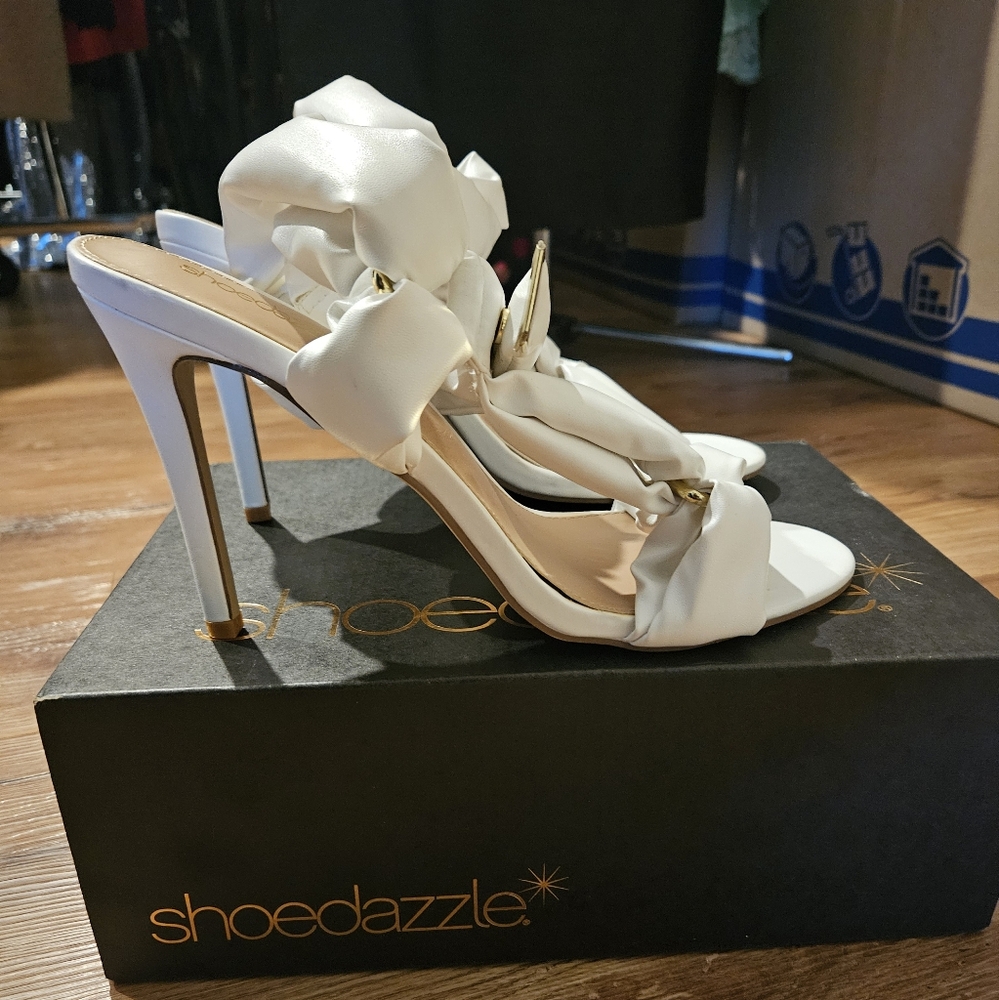 Sz 11 Shoe Dazzle White Women's Heels